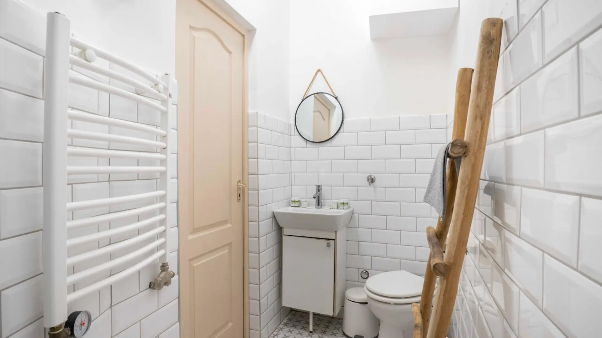 Lovely Apartment In Party Street Ka10 Budapest