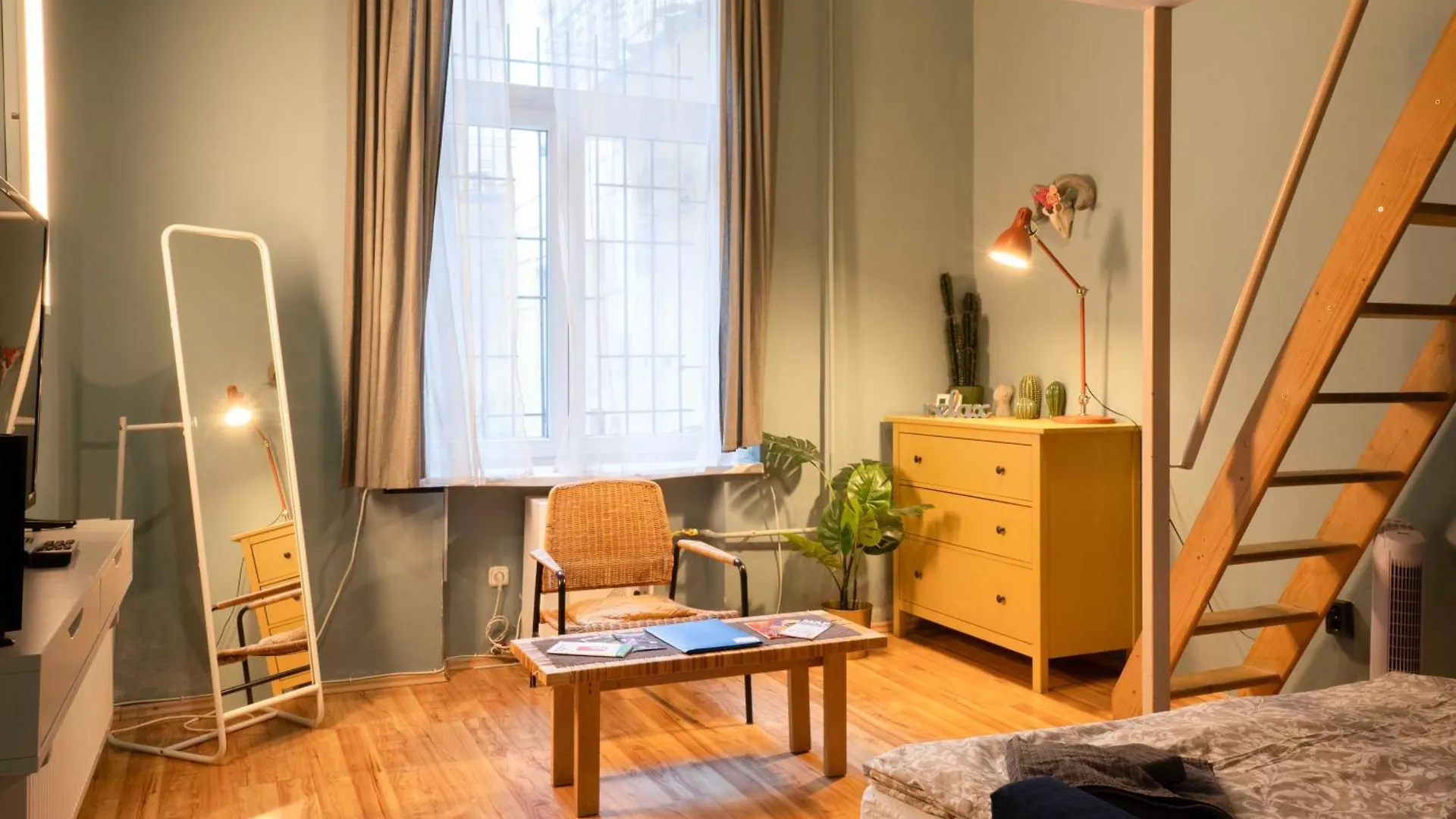 Lovely Apartment In Party Street Ka10 contacts